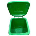 Thùng rác công cộng 30L màu xanh lá, chất liệu nhựa HDPE có bánh xe và nắp đậy kín phù hợp sử dụng ngoài trời